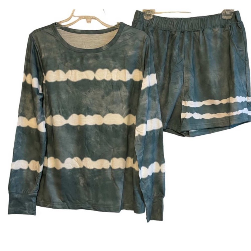 Tie-dyed Stripes Long Sleeve Shorts Lounge Set MEDIUM (606) - Picture 2 of 6